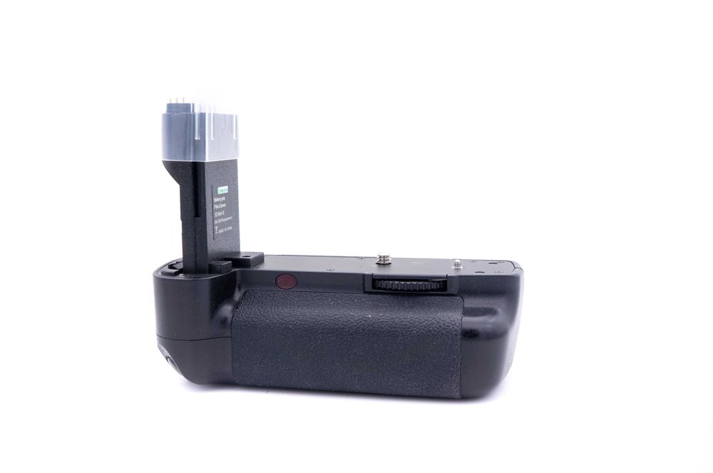 Grip pentru Canon 5D Mark II cu tavita de baterii AA, nou