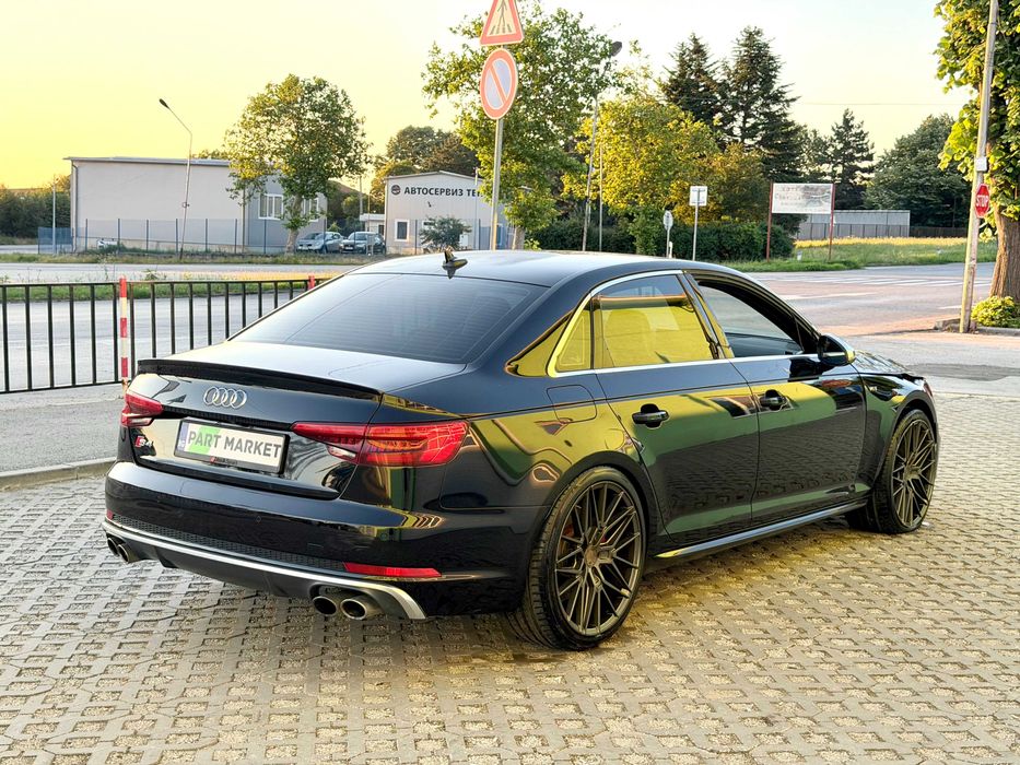 AUDI A4 S4 B9 3.0TFSI На Части