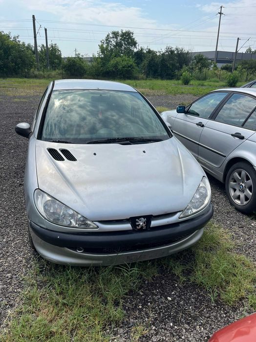 Dezmembrez Peugeot 206 gri argintiu 1,4 benzina 2006