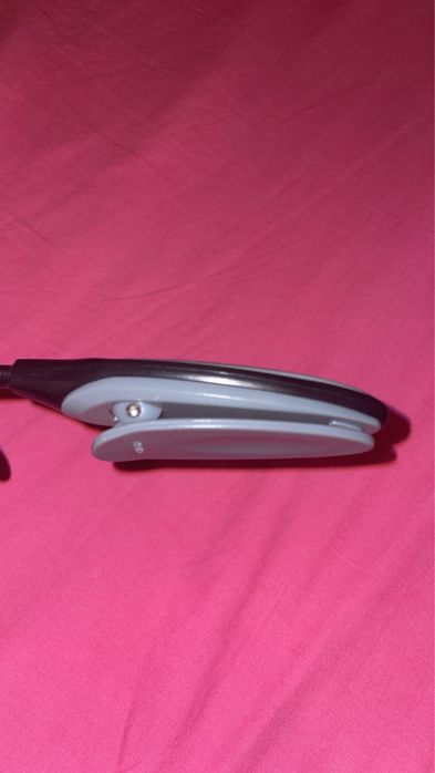 Книжна лампичка на батерии