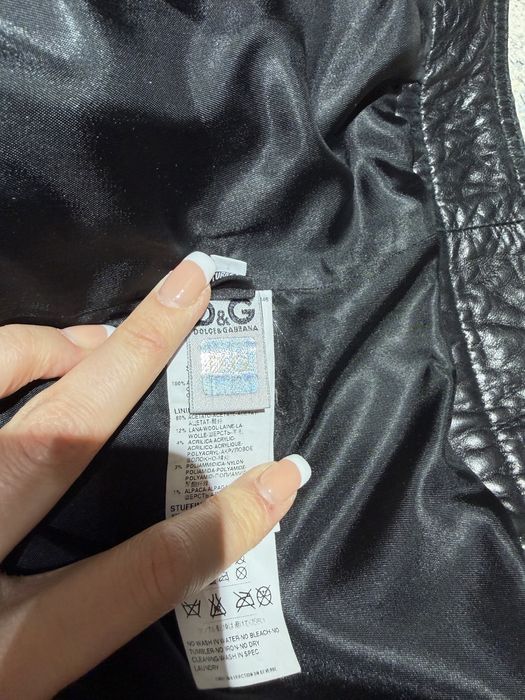 Кожаная куртка Dolce&Gabbana,плотный и теплый материал