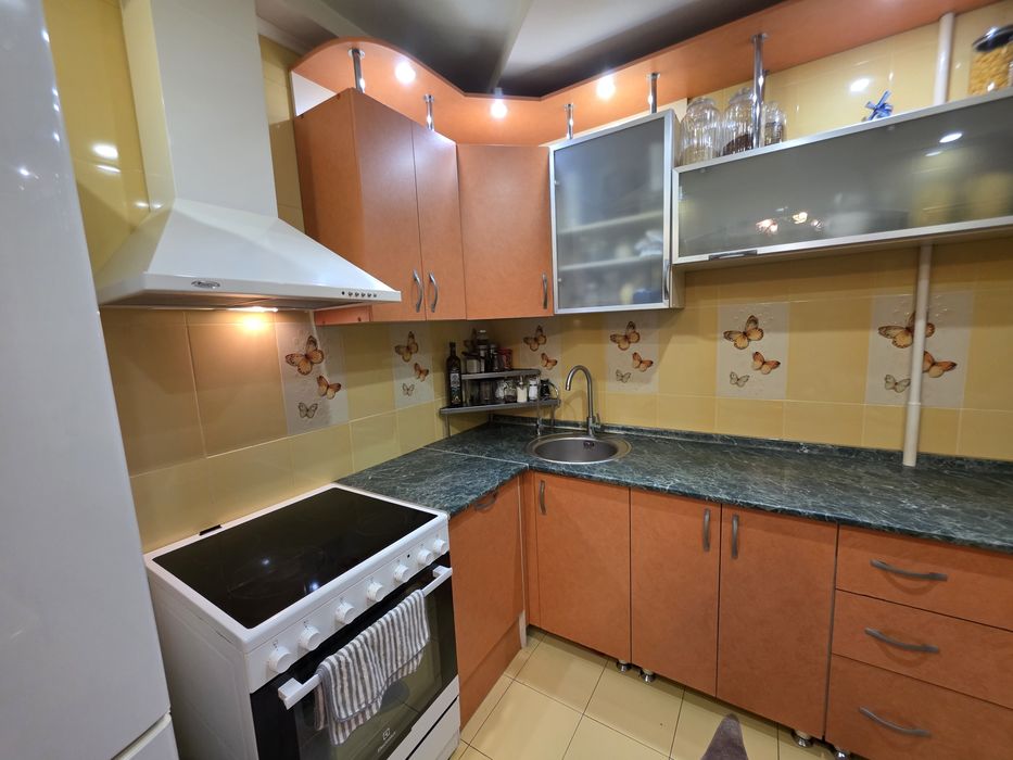 Продается кухонный гарнитур