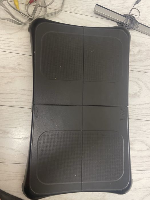 Consolă Wii Black Edition + Placă Fitness + Pachet 13 Jocuri