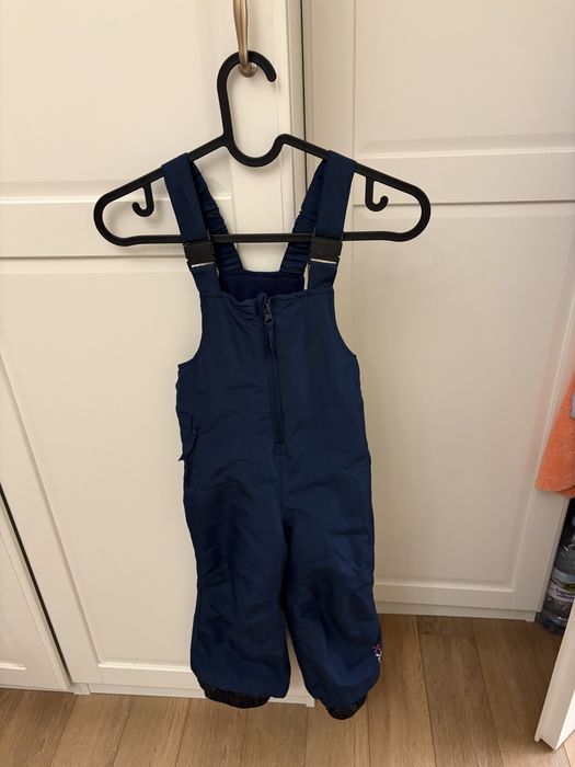 Яке 2-3 години и гащеризон 3-4 години