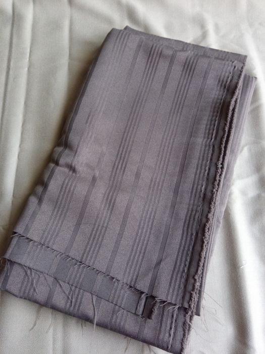 Парче кафяв плат от социализма