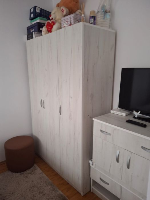 Vând apartament cu 3 camere
