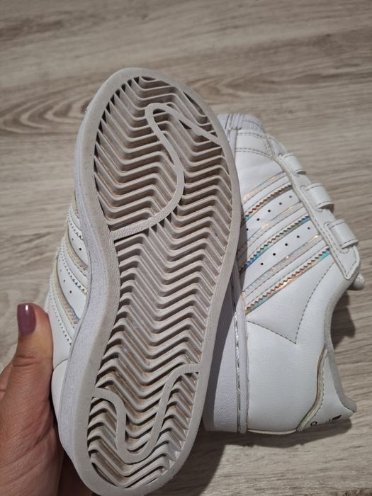 Adidași superstar pentru fetițe, mărimea 28