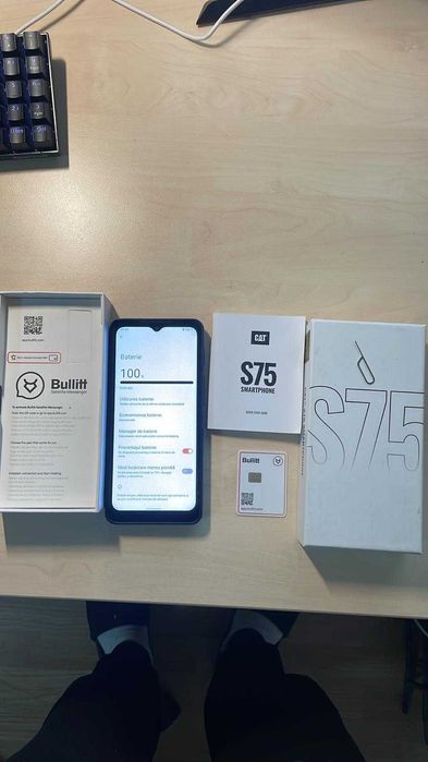 Telefon Cat s75 .