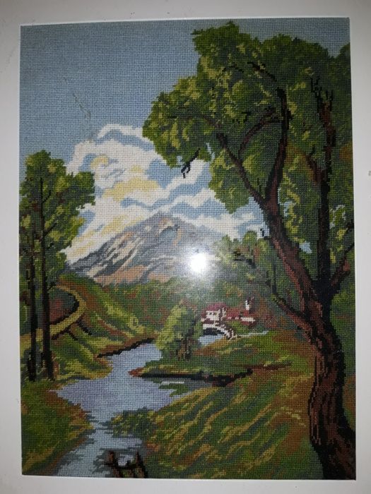 Vind cu preț redus 5 goblenuri înrămate cusute manual foarte frumoase