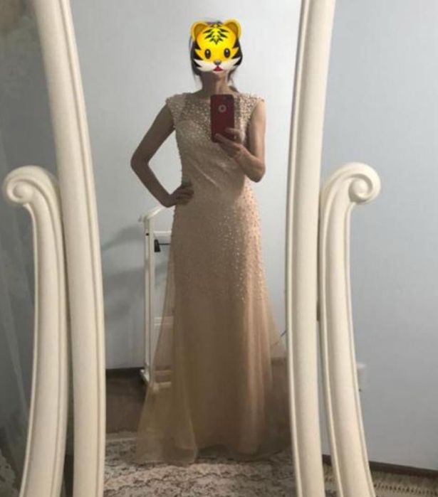 Продам нарядные платья