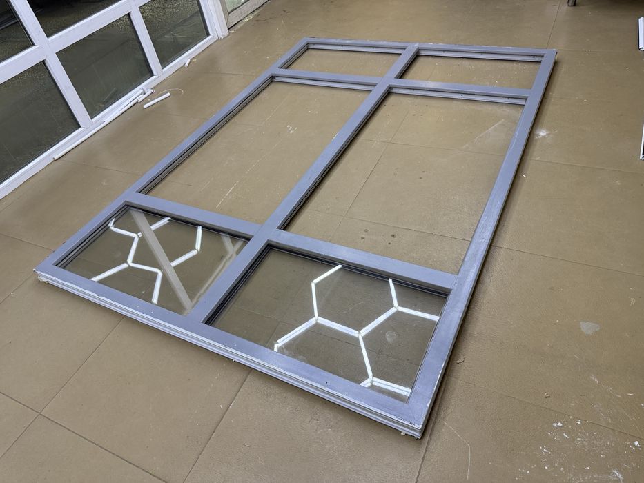 Окно Витраж (В х Ш) 2,47 х 1,72 см.