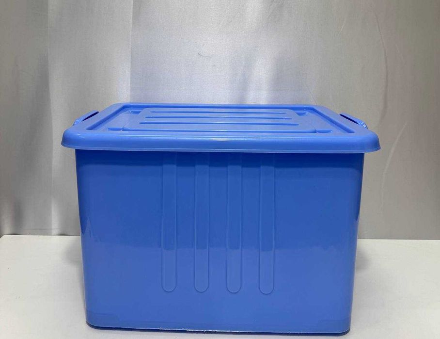 Большой пластиковый контейнеры