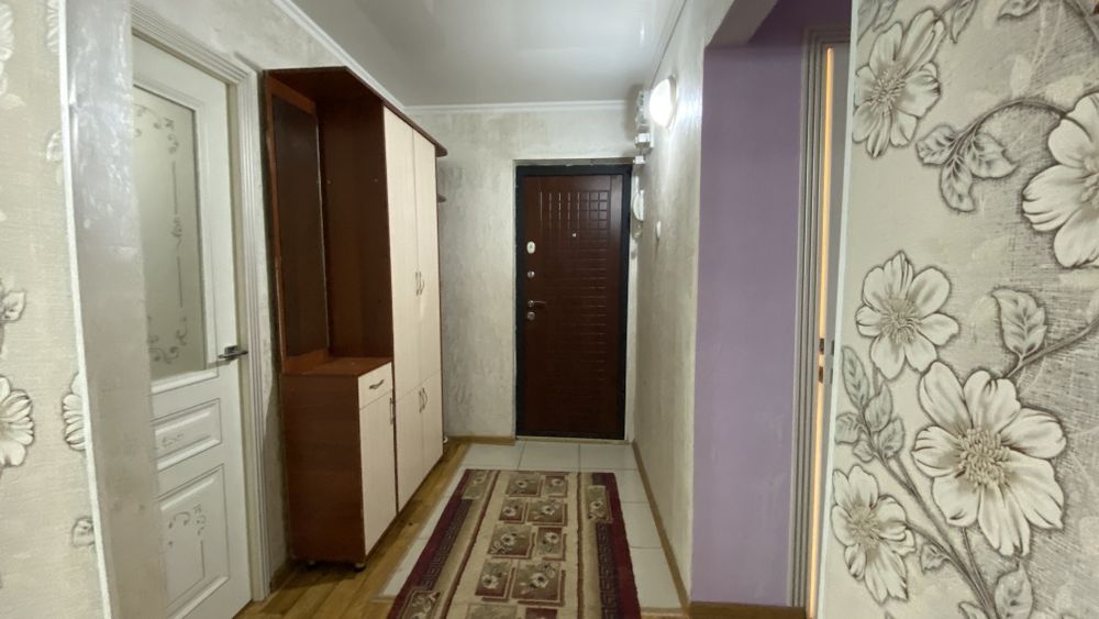 срочно 3 бөлмелі пәтер сатылады.