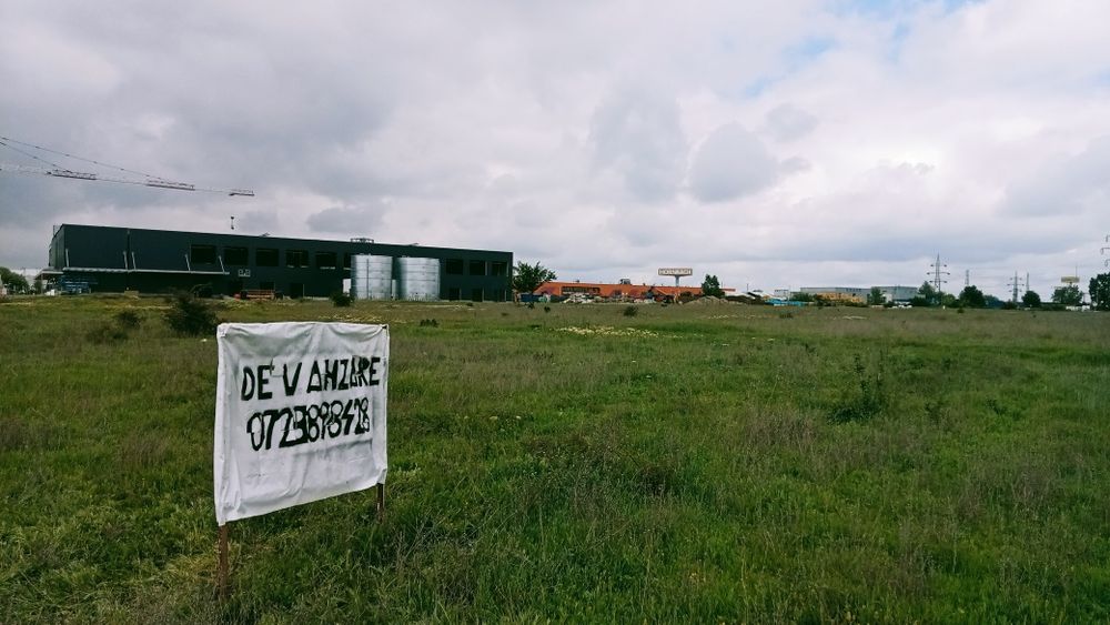 Teren intravilan de vânzare 7000 mp.