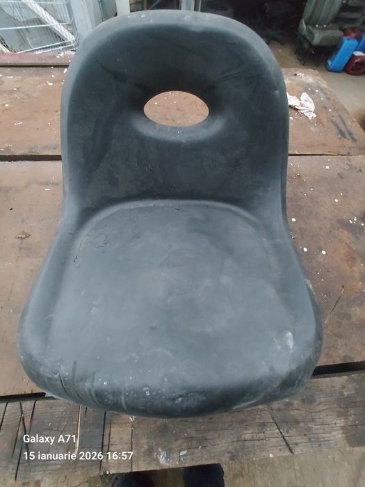 Scaun Masina tuns Iarba