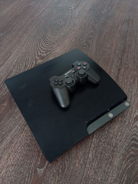 Продам PS3 и гитару