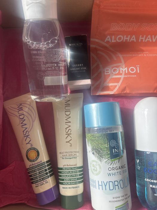 Комплект нова козметика