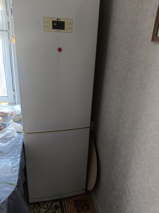 Продам холодильник