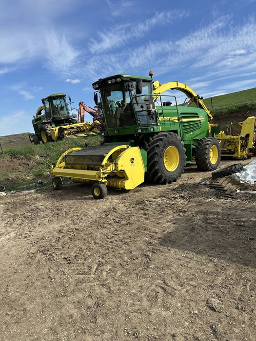 Prestez servici recoltare porumb siloz combina John Deere nu Claas Jaguar