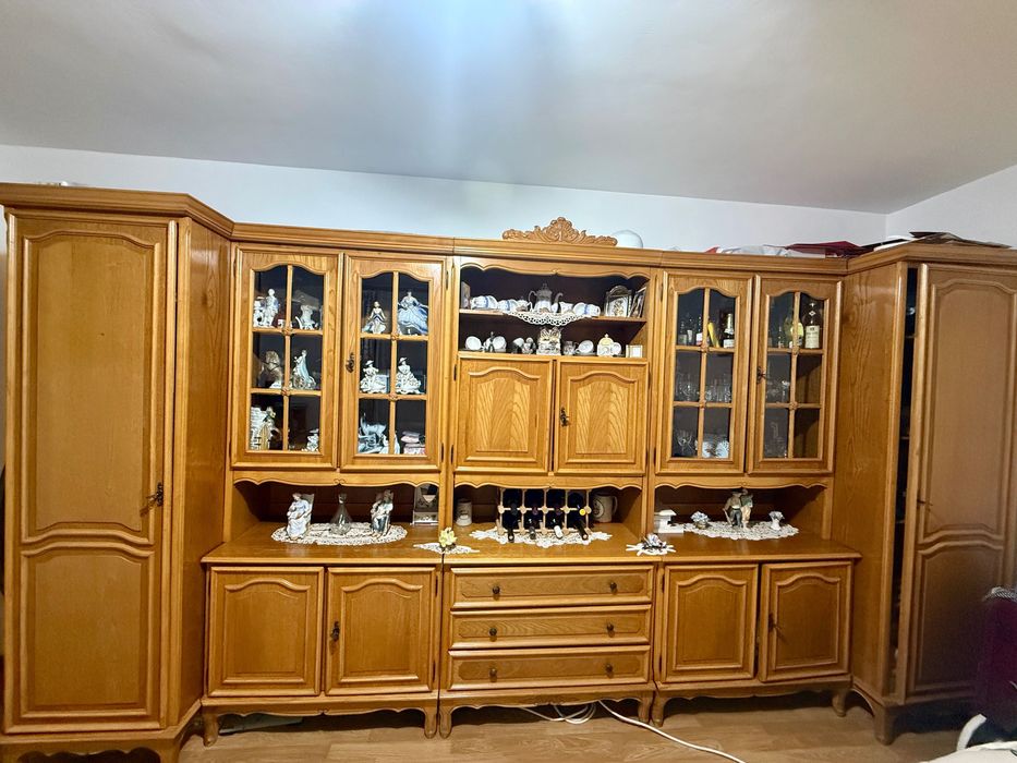 Vând mobilă și birou