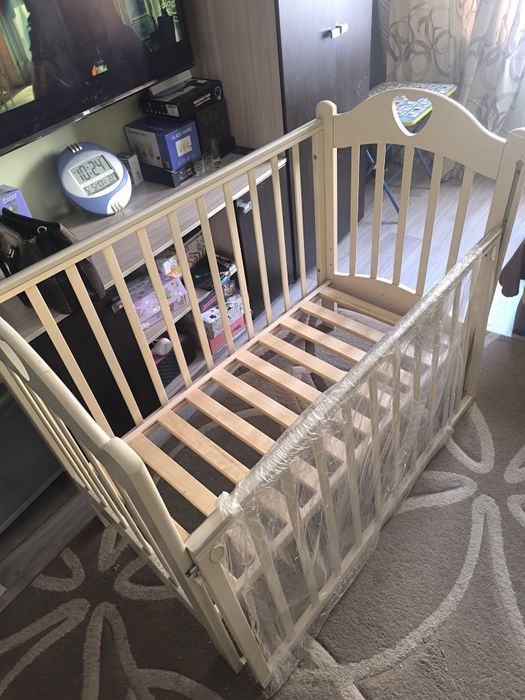 Кроватка детская с матрасом