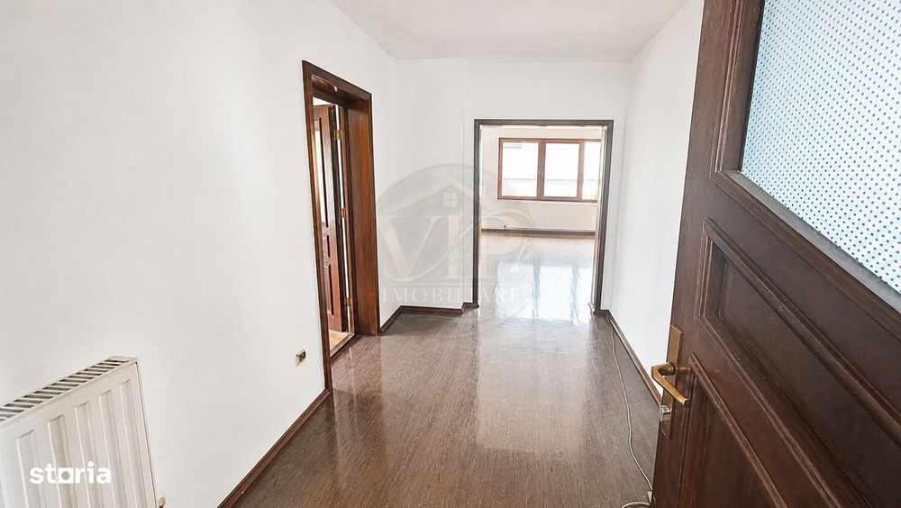 Casa cu 3 camere,250 mp teren,pretabila pentru spatii birouri,Cetate