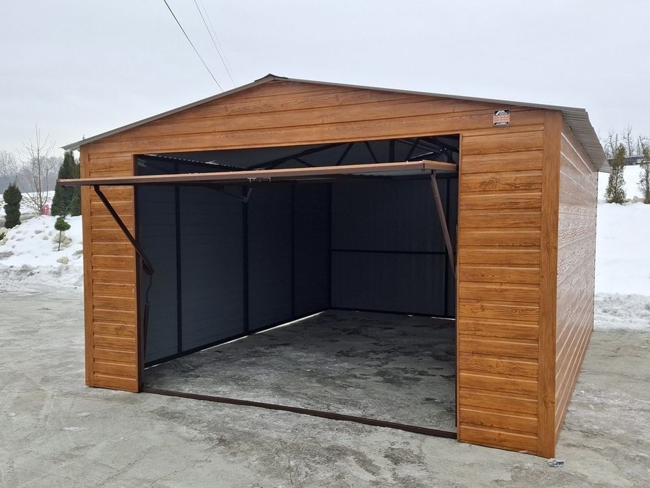Vand garaj auto pe structura metalica