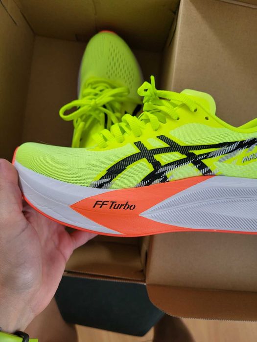 Дамски маратонки за бягане ASICS MAGIC SPEED 4