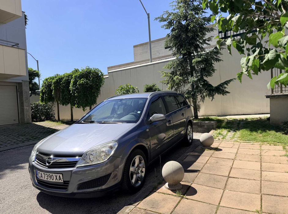 Opel Astra H Комби 1.6 Easytronic (115 к.с.), 2007 г. — бензин, сив металик