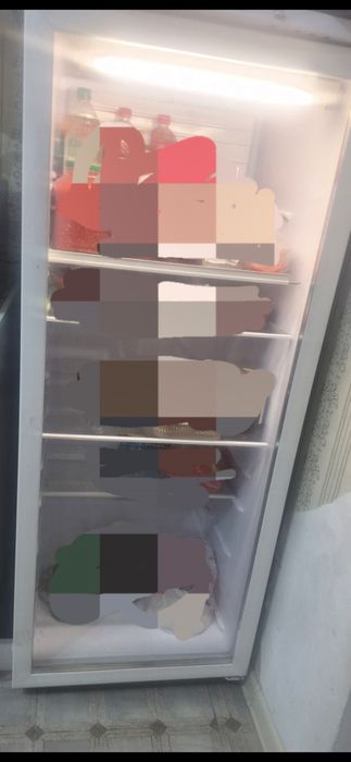 Продам витринный холодильник бирюса