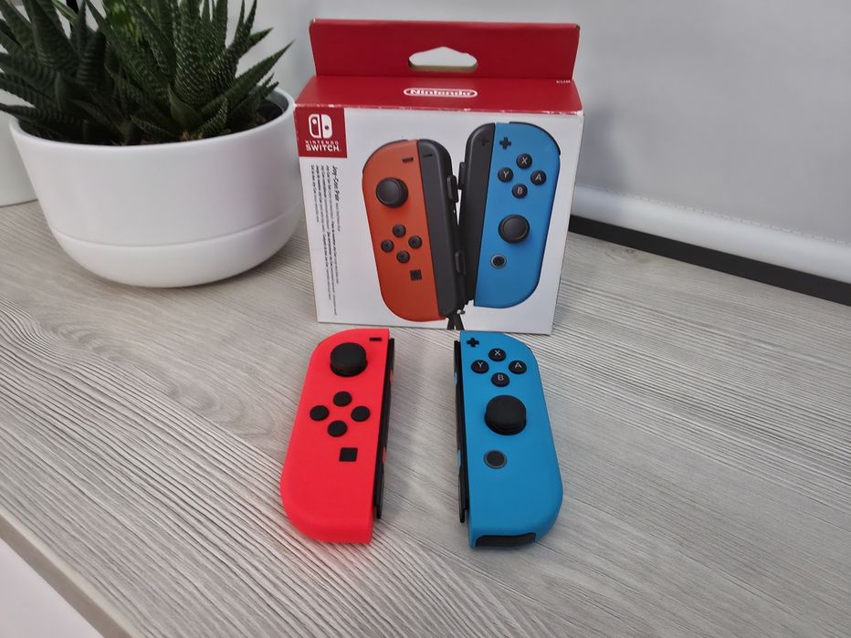 Set Nintendo Joycons, rosu-albastru, noi