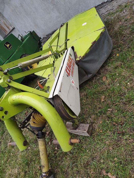 Vând John Deere 332 A