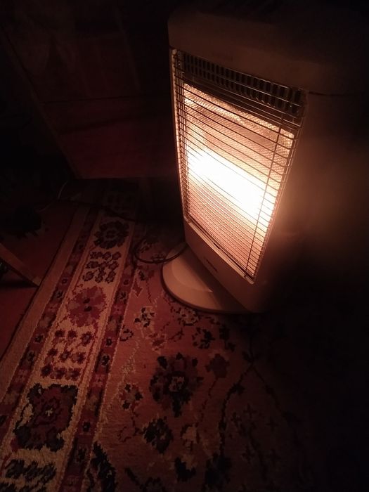 Три электрических обогревателя! Лёгкие переносные компактные.