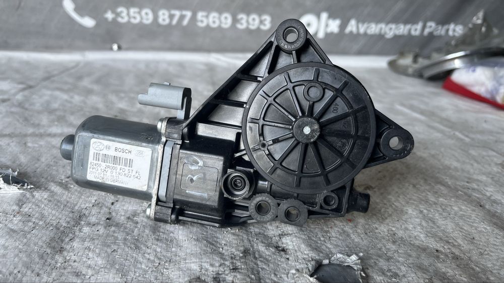 Hyundai i30 моторче предно ляво стъкло