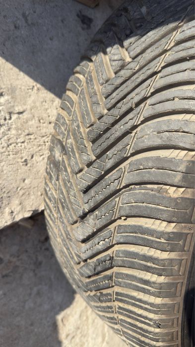 Продаю резину от малебу в хорошем состояний … Hankook-235/55/17