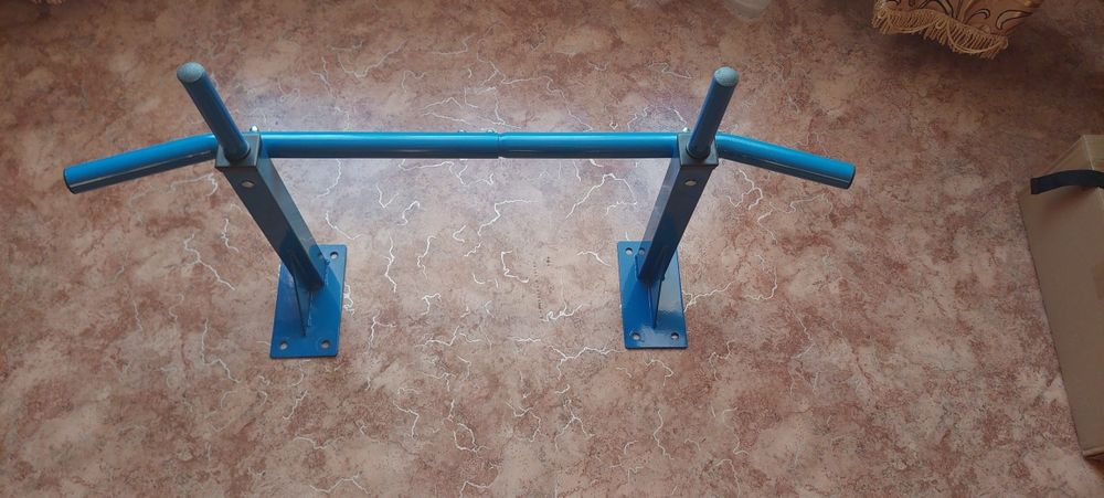 Турник настенный