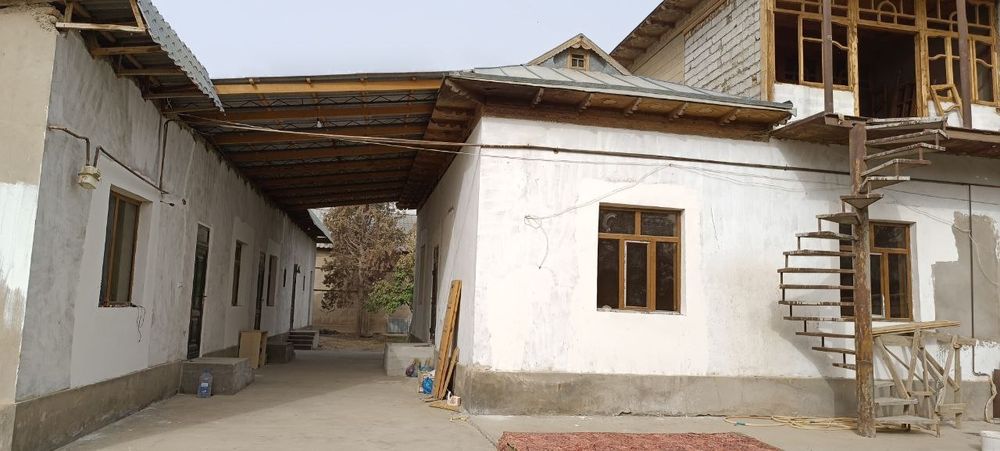 Ёшлик махалла ховли  7 хона, 9 сотох