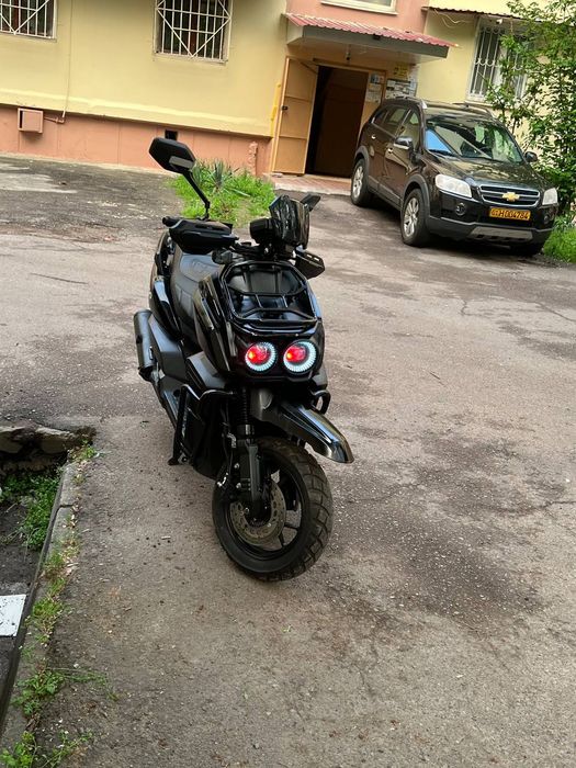 Tank skuter 2025 yil 150 kub  6000 yurgan jesti faralari bor