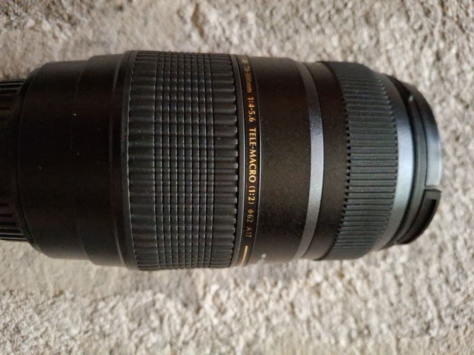 Obiectiv Tamron 70 - 300mm