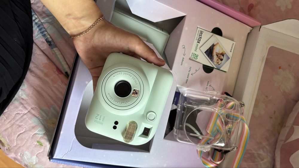 Фотоаппарат - Instax mini 12