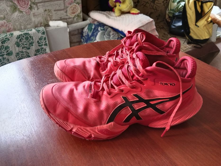 Продам ассиксы токио