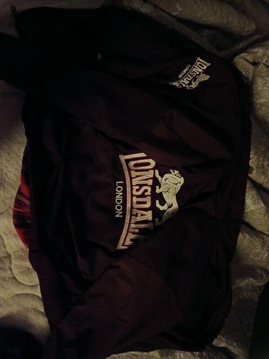 Харик лонсдеил .