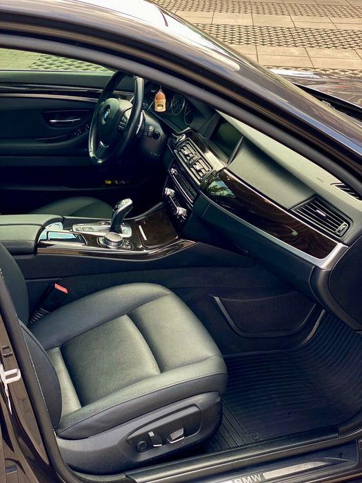 Продам BMW 528i 2015г