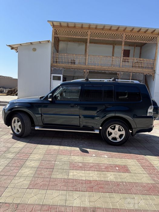 Mitsubishi Pajero 2010