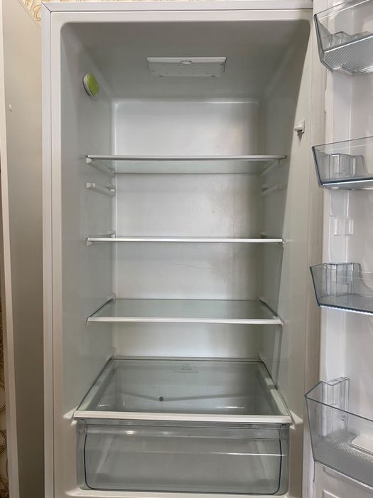 Холодильник  Midea