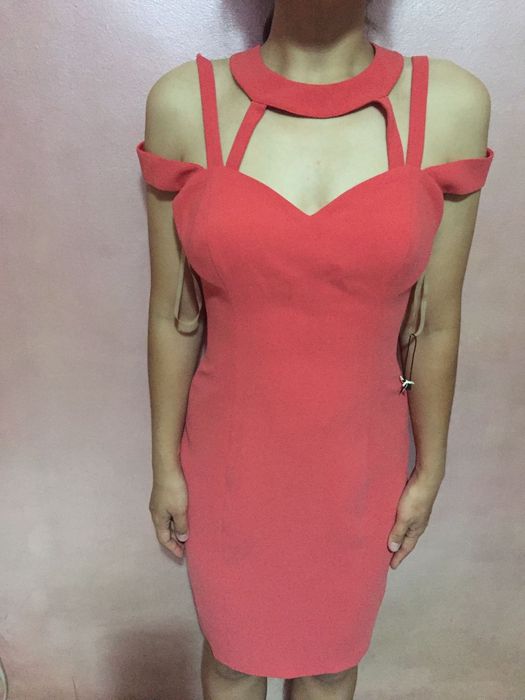 Продам платья новые