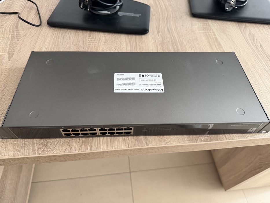 Switch Ethernet LevelOne GSW-1657, 16 porturi Gigabit