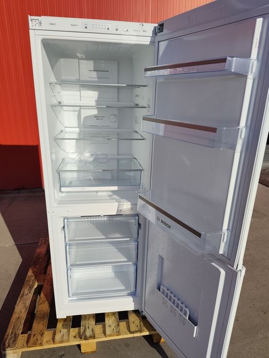 Хладилник с фризер Bosch KGN30VW25G/04