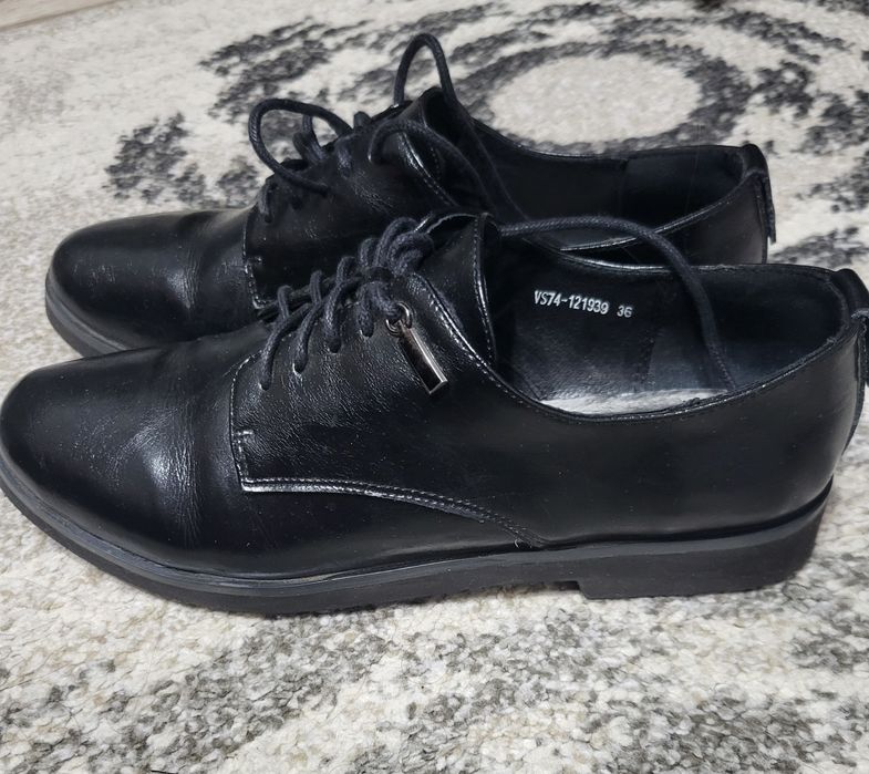 Отдам кеды,туфли и босоножки