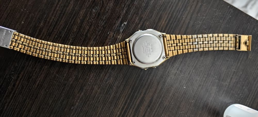 классические кварцевые часы Casio
